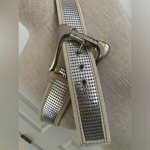 guess Size M belt!  NWT